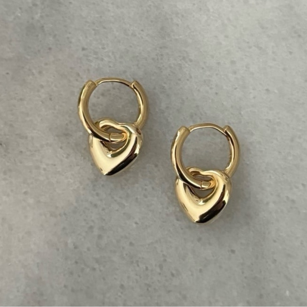 Gold Bubble Heart Charm Dangle Huggie Hoop Earrings
Brand New - Picture 3 of 5